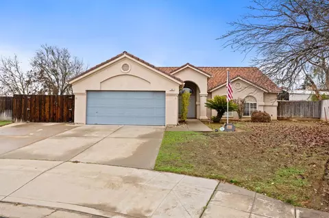 793 N Claremont Ave, Clovis, CA 93611