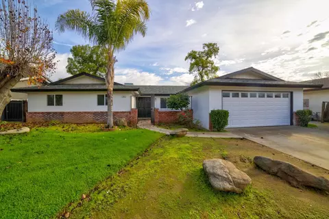 455 S Homsy Ave, Fresno, CA 93727