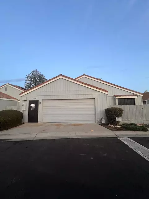 1844 Cougar Ln, Clovis, CA 93611