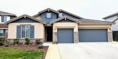 3769 Muscat St, Dinuba, CA 93618