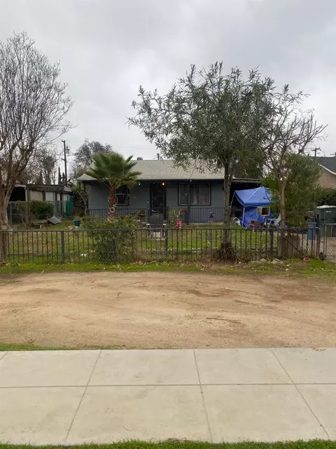 6966 N Van Buren Ave, Fresno, CA 93722