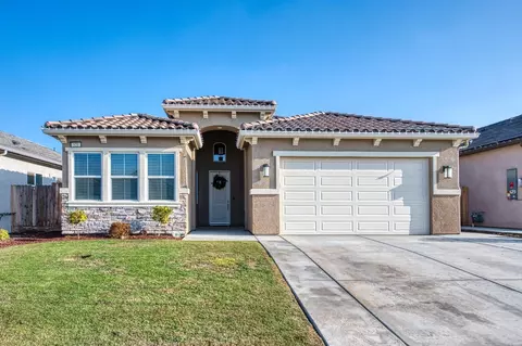 521 Timberline Way S, Madera, CA 93636