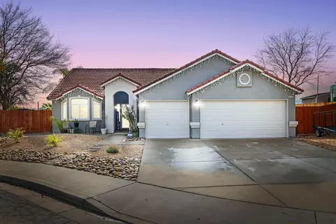 558 San Madele Ave, Coalinga, CA 93210