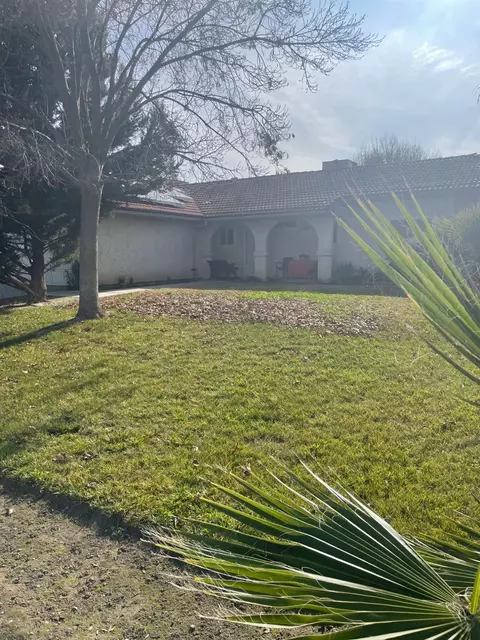 14477 W C, Kerman, CA 93630