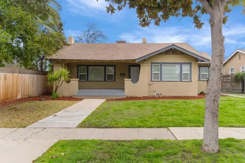 1712 N Adoline Ave, Fresno, CA 93705