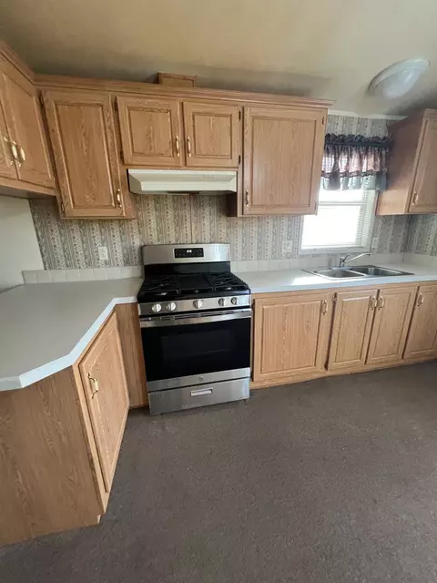 1218 E Cleveland Ave #85, Madera, CA 93638