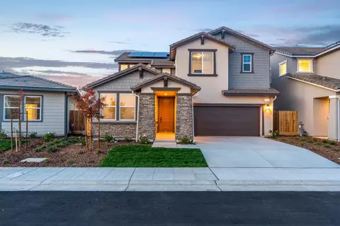 1143 Grant Ave W, Madera, CA 93636
