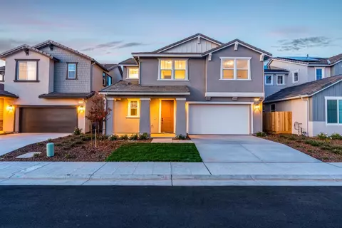 1141 Grant Ave W, Madera, CA 93636