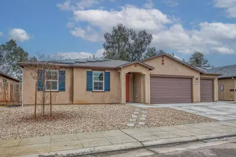2562 N Apricot Ave, Fresno, CA 93727