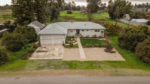3529 N Indianola Ave, Sanger, CA 93657