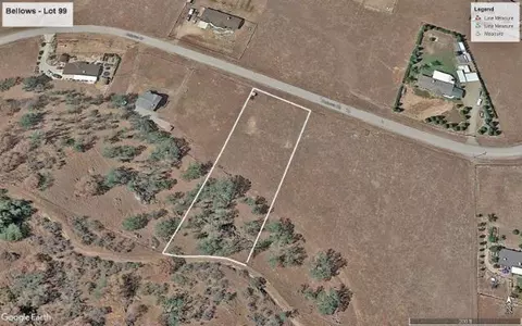 99 Bellows Dr, Sanger, CA 93657