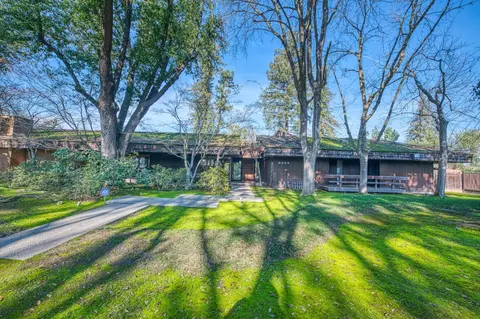 2252 W Keats Ave, Fresno, CA 93711
