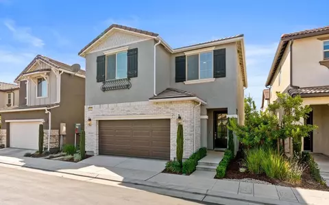 1413 E Via Viola Way, Fresno, CA 93730