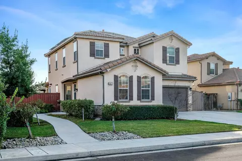 5817 W Willis Ave, Fresno, CA 93722