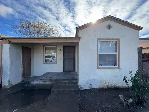 4450 E Ball Ave, Fresno, CA 93702