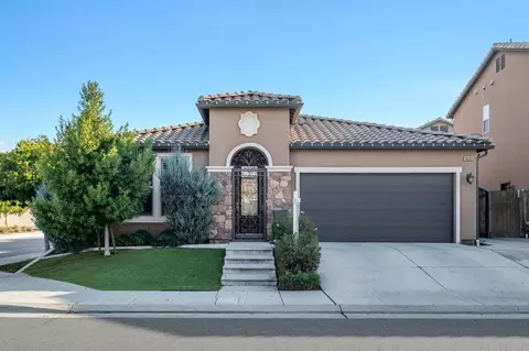 1633 E Green Sage Ave, Fresno, CA 93730