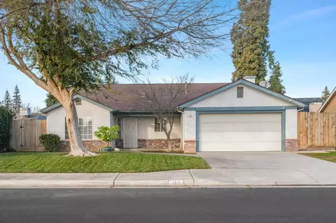 319 W Palo Alto, Clovis, CA 93612