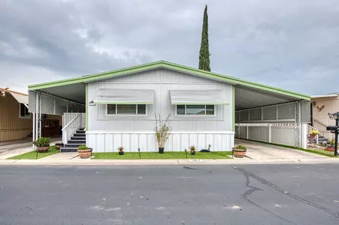 1001 Sylmar Ave #184, Clovis, CA 93612