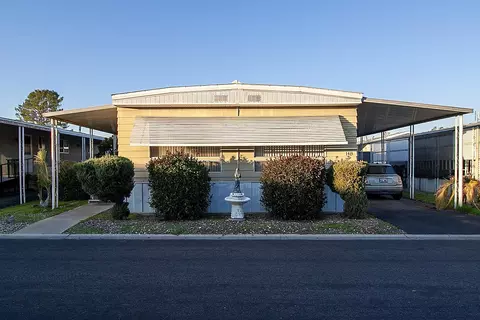 221 W Herndon Ave #148, Fresno, CA 93650