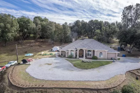 39447 John West Rd, Oakhurst, CA 93644