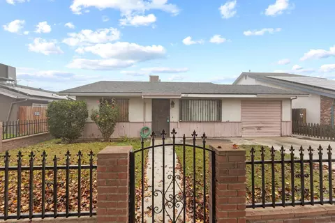 910 S Q St, Tulare, CA 93274
