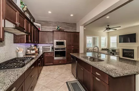 1035 Agua Dulce Ave, Clovis, CA 93619