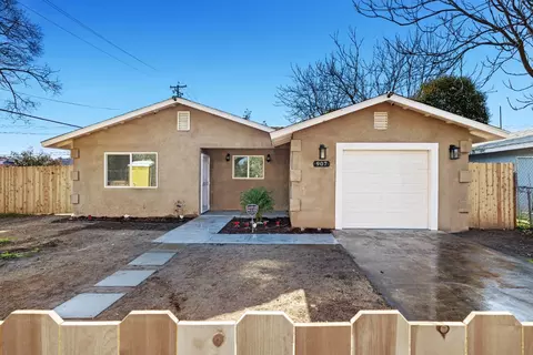 907 W Woodward Ave, Fresno, CA 93706