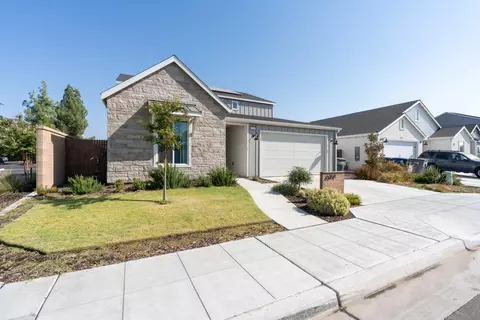 6394 E Ramona Way, Fresno, CA 93727
