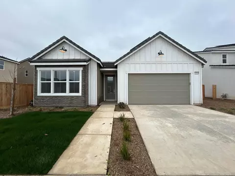 1235 Windmill Ave #90, Clovis, CA 93619