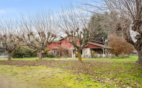 6789 N De Wolf Ave, Clovis, CA 93619