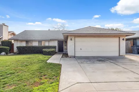 3663 W Robinson Ave, Fresno, CA 93722