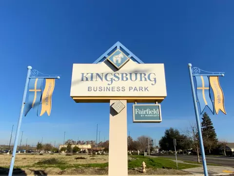189 Crum Ct, Kingsburg, CA 93631