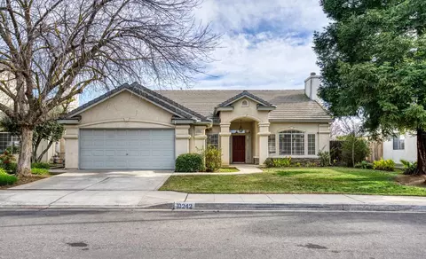 10242 N Dearing, Fresno, CA 93730
