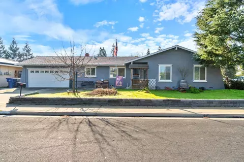 2026 Mitchell Ave, Clovis, CA 93611