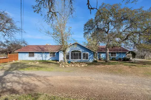 38324 Sumac Ln, Yokuts Valley, CA 93675
