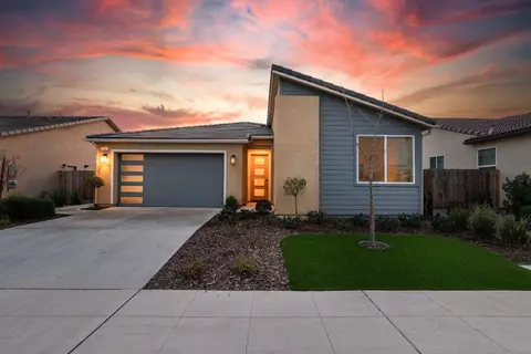 990 Groveland Ave W, Madera, CA 93636