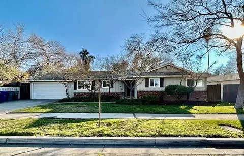 519 W Sierra Madre Ave, Fresno, CA 93705