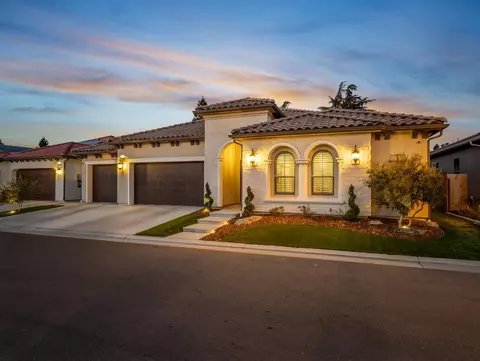 2638 E Via Sofia Dr, Fresno, CA 93730 photo 1