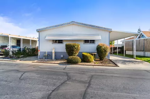 1218 E Cleveland Ave #84, Madera, CA 93638