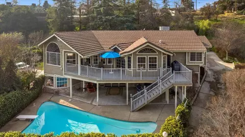 1335 Scenic Dr, Porterville, CA 93257