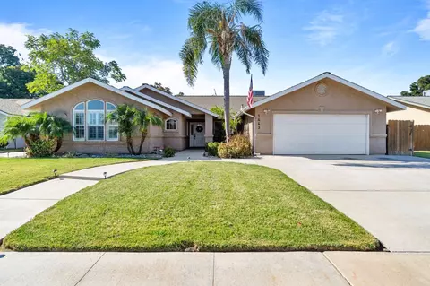1443 Cedar Ln, Lemoore, CA 93245