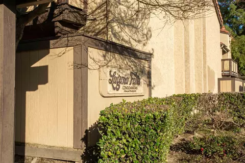 1550 W Ashlan Ave #205, Fresno, CA 93705