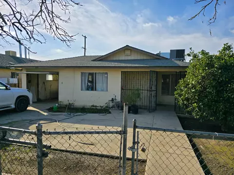 2458 S Backer Ave, Fresno, CA 93725