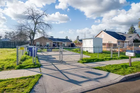 253 W Alluvial Ave, Fresno, CA 93650