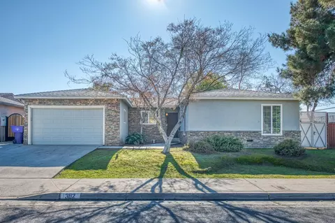 392 W Richert Ave, Clovis, CA 93612 photo 1