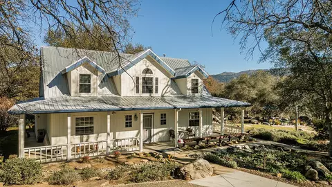 33280 Spreading Oak Ln, Auberry, CA 93602