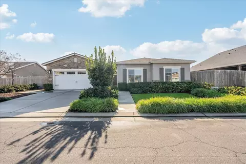 3343 Parks Ave, Tulare, CA 93274