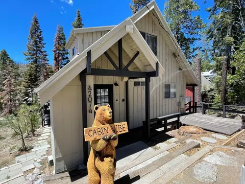 42074 Madrone Ln, Shaver Lake, CA 93664
