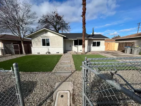 3733 Kenmore Dr N, Fresno, CA 93703