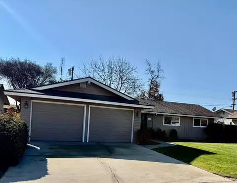 2217 Northhill St, Selma, CA 93662